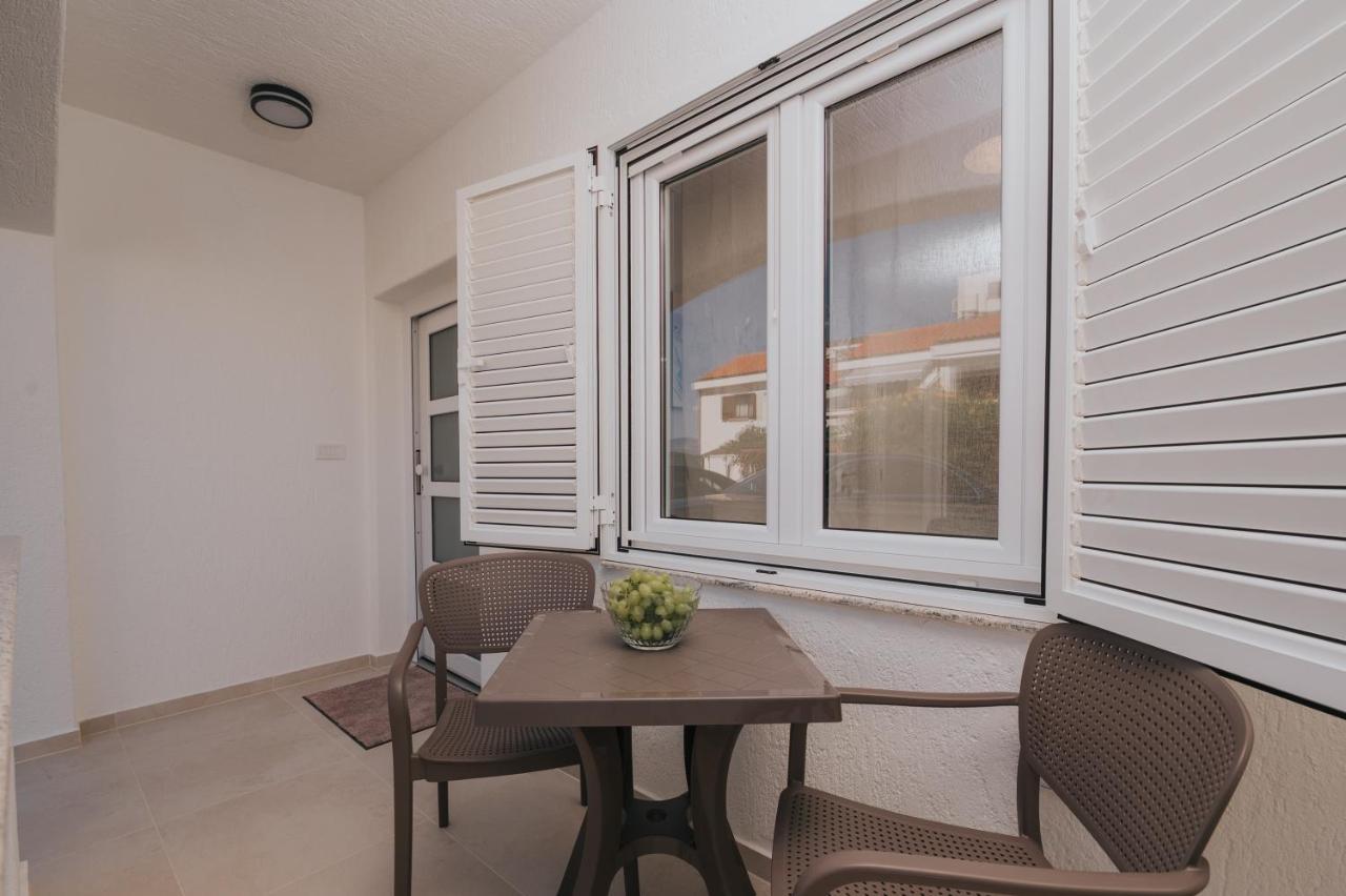 Apartments Virgine Maria I Baska  Exterior photo